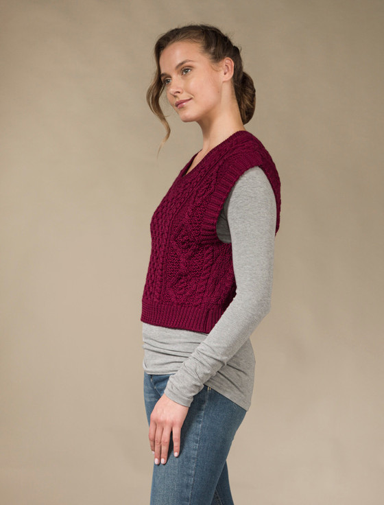 Aran Cashmere La‎dies Cropped V-N‎‎eck Aran Sw‎ea‎ter Vest‎