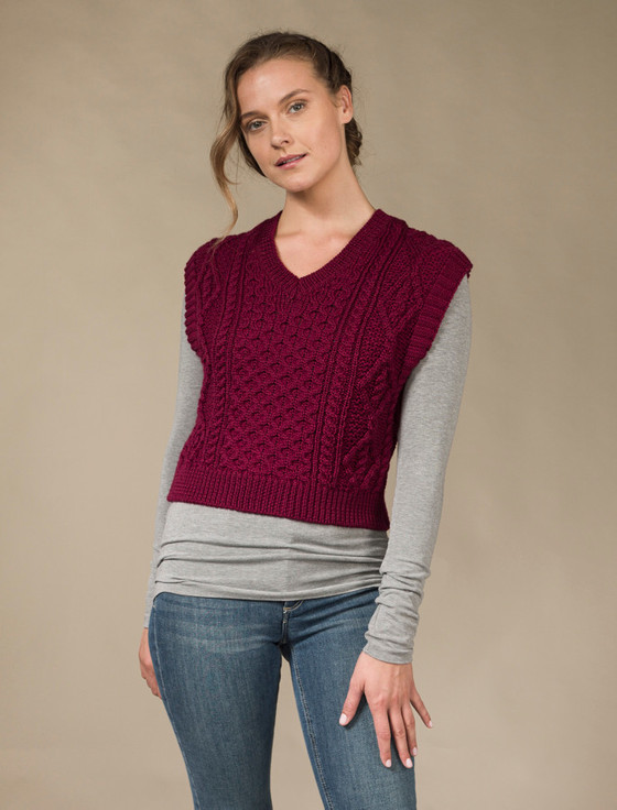 aran cashmere La‎dies Cropped V-N‎‎eck Aran Sw‎ea‎ter Vest‎