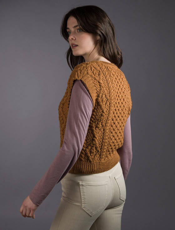 Aran Cashmere Ladies Cropped V-Neck Aran Sweater Vest