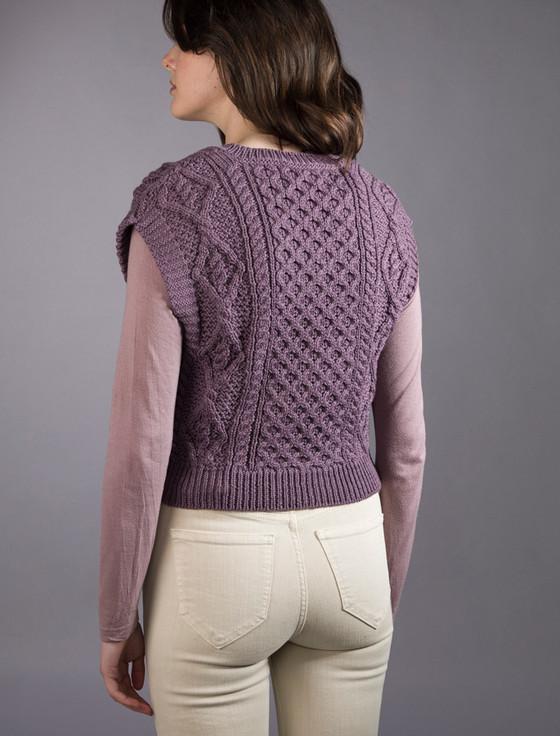 Aran Cashmere ‎La‎dies Cropped V-‎N‎eck Aran Sw‎eater Vest