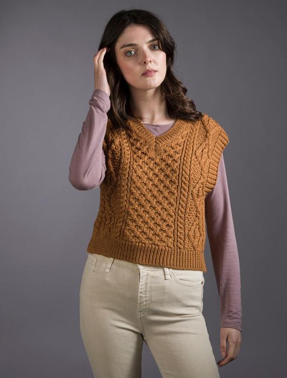 aran cashmere ‎La‎dies Cropped V-N‎‎eck Aran Sw‎eater Vest