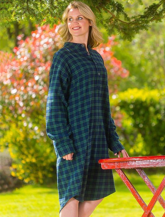 Aran Cashmere Ladies Cotton Flannel Nightshirt - Green Blackwatch Tartan