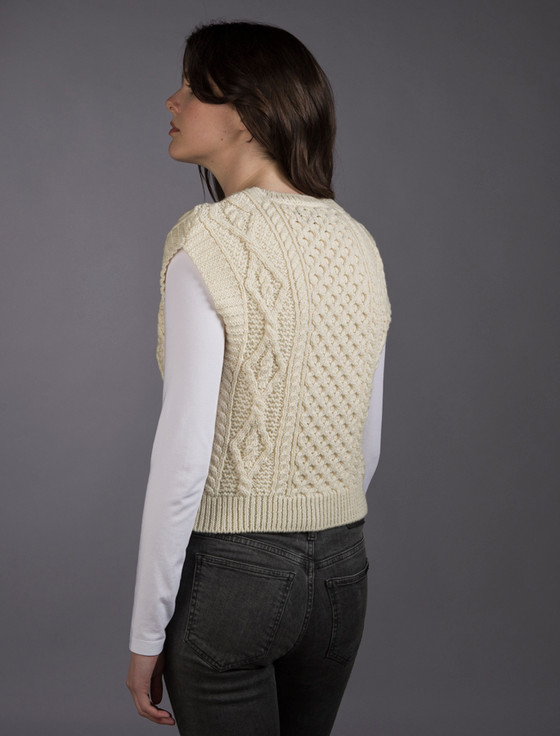 Aran Cashmere Ladies Cropped V-Neck Aran Sweater Vest