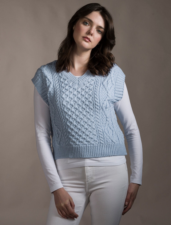 Aran Cashmere Ladies Cropped V-Neck Aran Sweater Vest