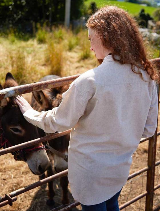 Aran Cashmere Ladies Irish Linen Grandfather Shirt - Natural Marl