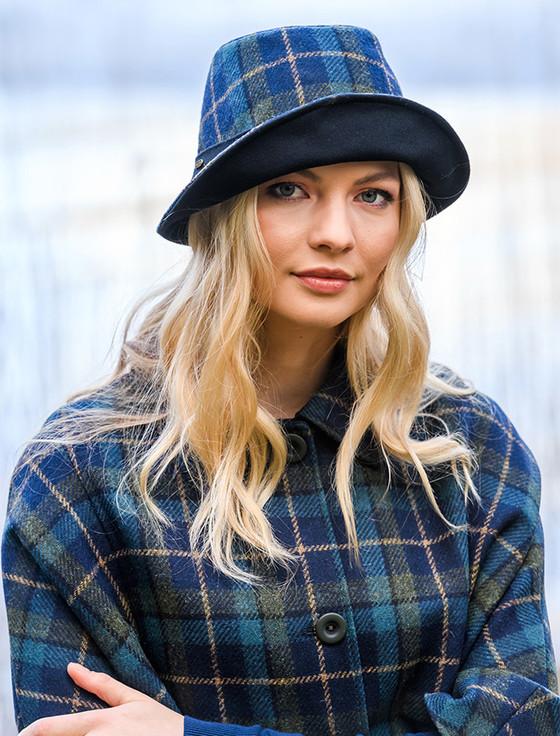 aran cashmere Ladies Tweed Clodagh Cap - Navy Sky & Green