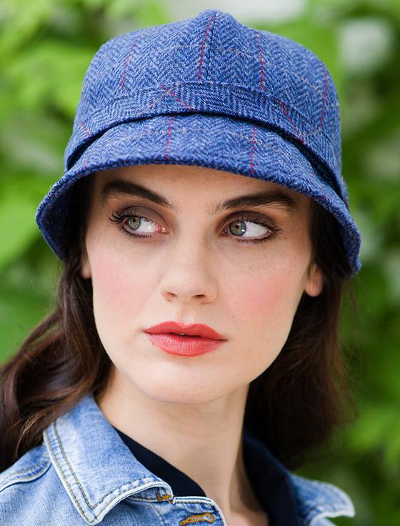 aran cashmere Ladies Tweed Flapper Cap - Blue with Red