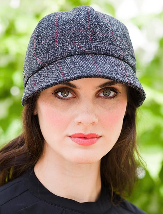 aran cashmere Ladies Tweed Flapper Cap - Charcoal with Red