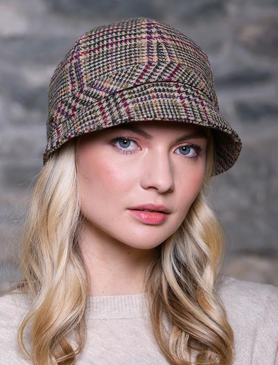 aran cashmere Ladies Tweed Flapper Cap - Cream Red & Beige