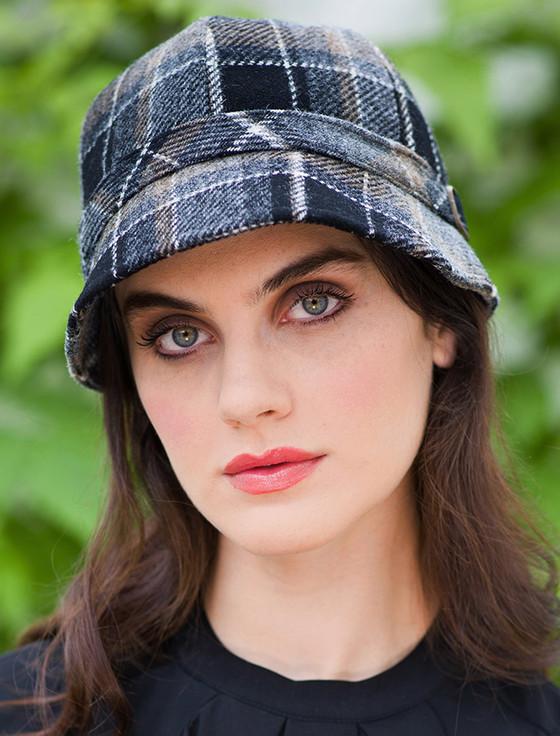 aran cashmere Ladies Tweed Flapper Cap - Grey & Black Plaid