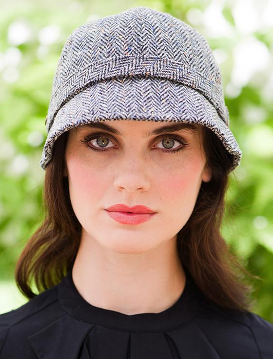 aran cashmere Ladies Tweed Flapper Cap - Grey Herringbone
