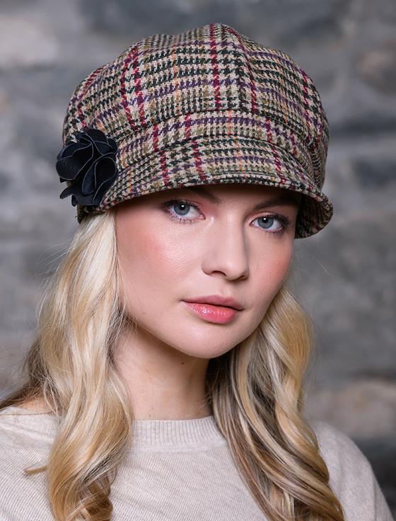 aran cashmere Ladies Tweed Newsboy Hat - Cream Red & Beige