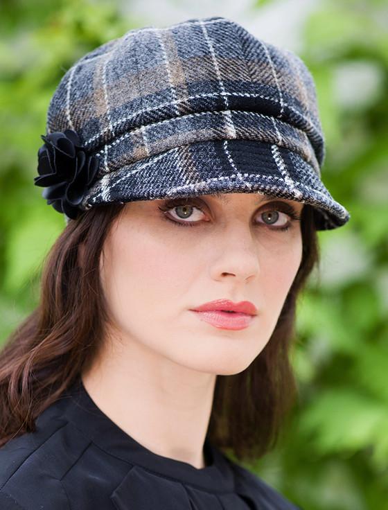 aran cashmere Ladies Tweed Newsboy Hat - Grey & Black Plaid
