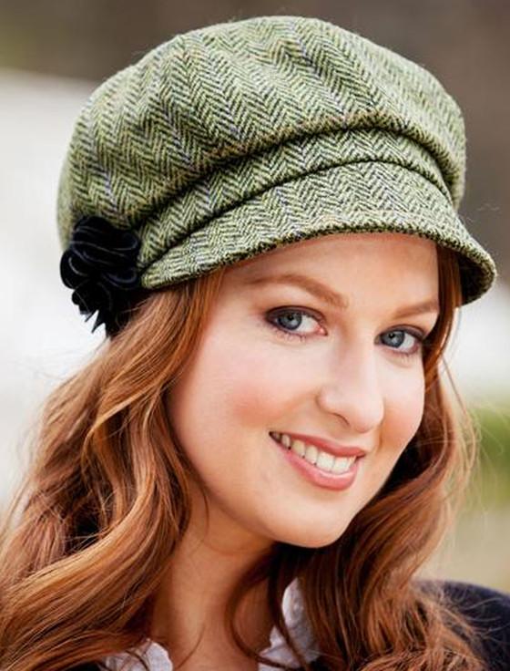 Aran Cashmere Ladies Tweed Newsboy Hat - Light Green Plaid