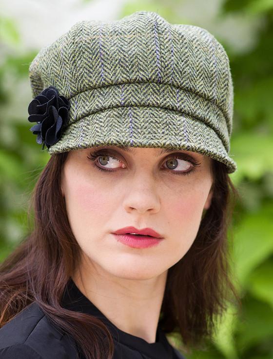aran cashmere Ladies Tweed Newsboy Hat - Light Green Plaid