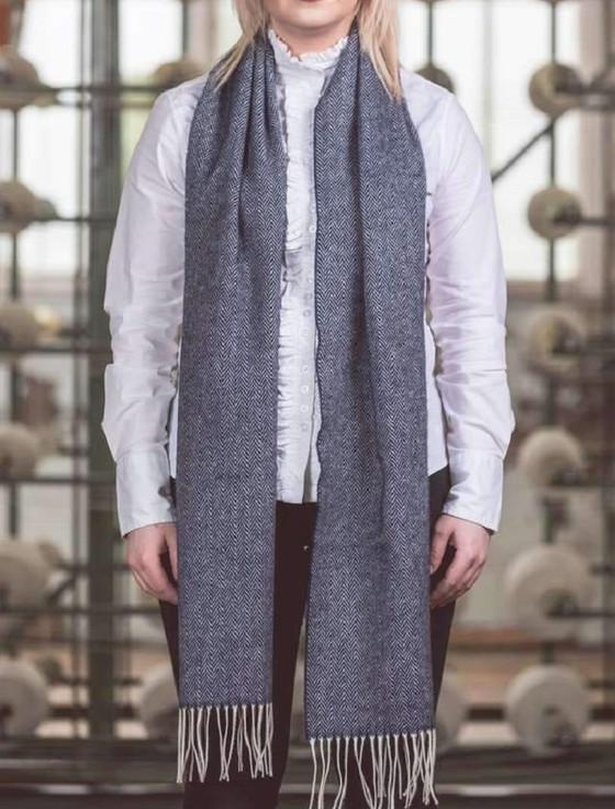 Aran Cashmere Lambswool Scarf - Navy & Cream Herringbone