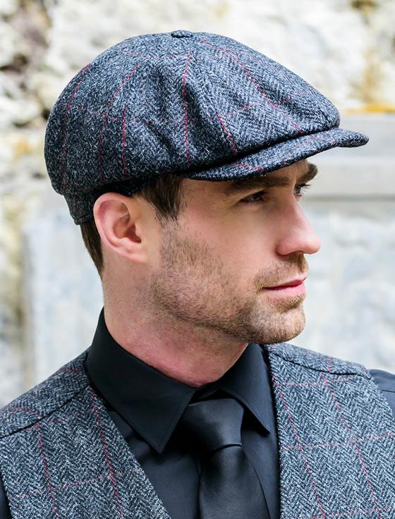aran cashmere Mucros 8 Panel Driving Cap - Charcoal With Red