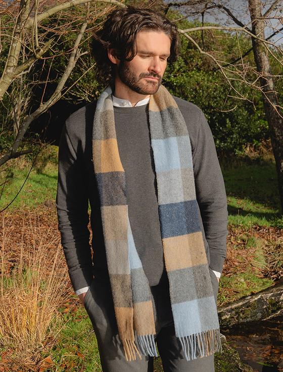 aran cashmere Narrow Lambswool Checked Scarf - Beige Grey & Blue