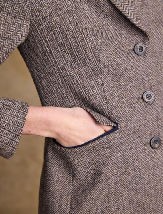 Aran Cashmere Tara Tweed Hacking Jacket - Light Tan Herringbone