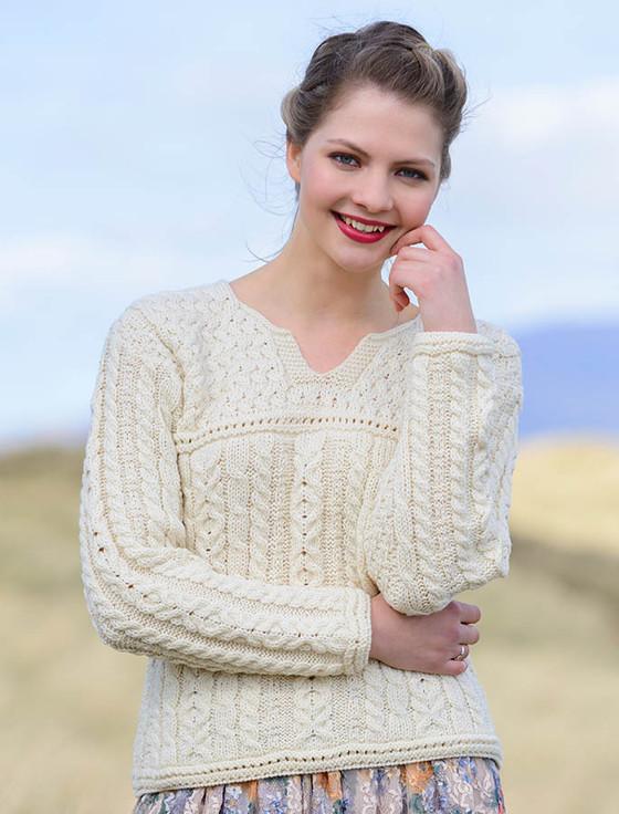 Aran Cashmere Women's Keyhole Crew Neck Aran Sweater‎‎‎‎‎‎