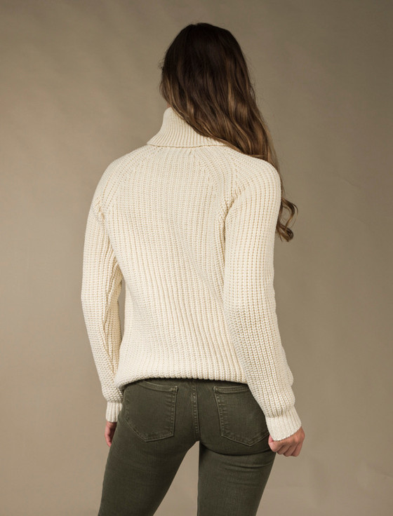 Aran Cashmere Women's Merino Ribbed Turtleneck Sweater‎