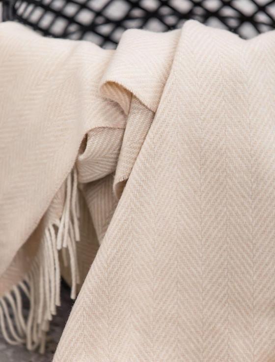 Aran Cashmere Wool And Cashmere Throw -Bone Herringbone