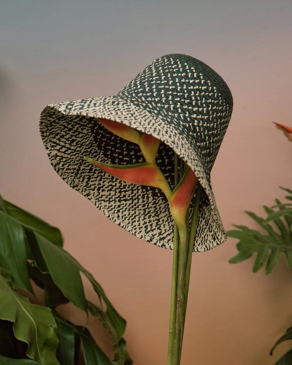 Aranáz Lolita Hat (B&W)