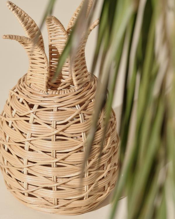 Aranáz Wicker Pineapple Table Lantern (large)