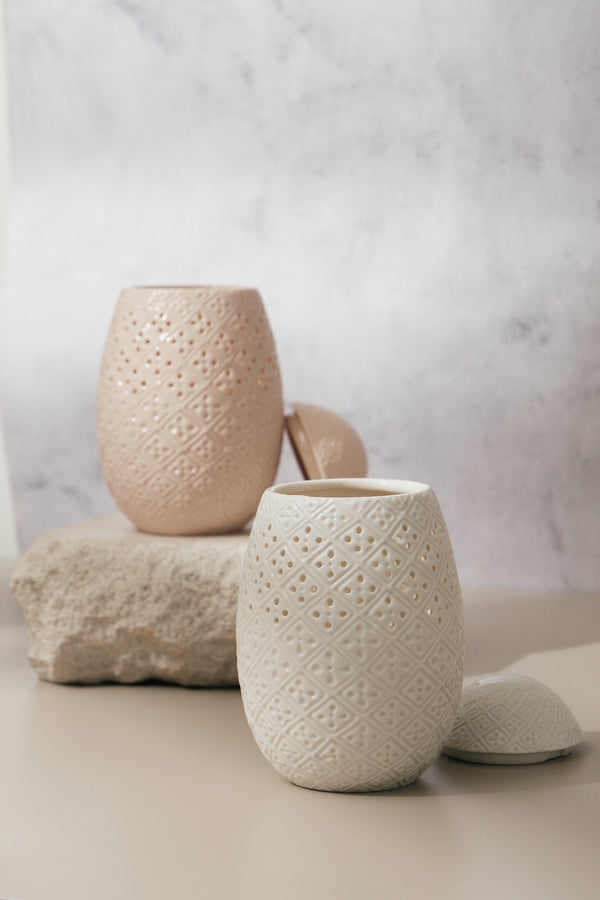 aranáz Piña Fine Bone Blush Candle Vessel and Beeswax Scented Candle