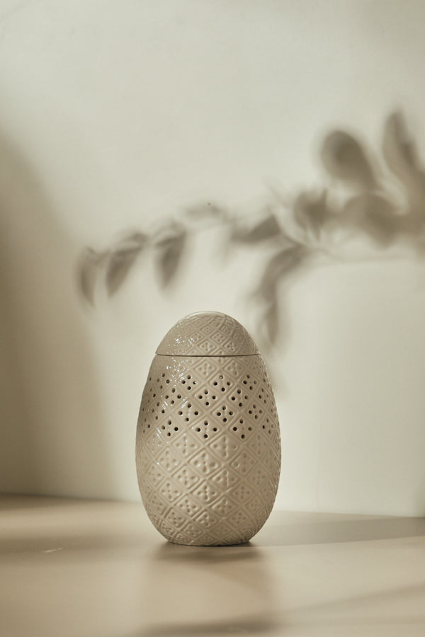 Aranáz Piña Fine Bone White Candle Vessel And Beeswax Scented Candle