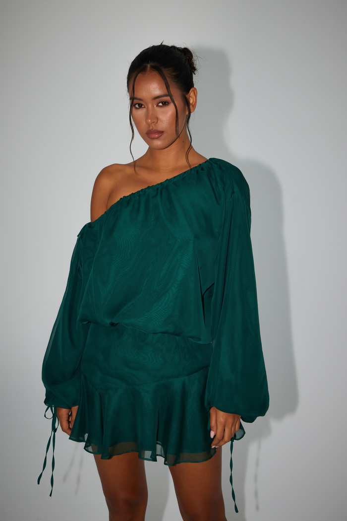 aria cove ELLE Dresses