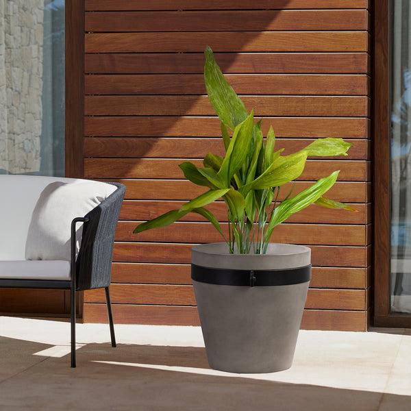 armen living Obsidian Planter