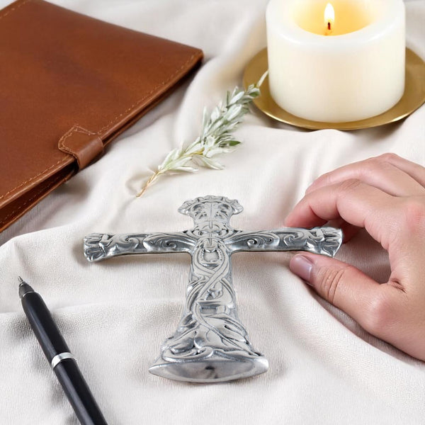 Arthur Court Wall 14 Cross