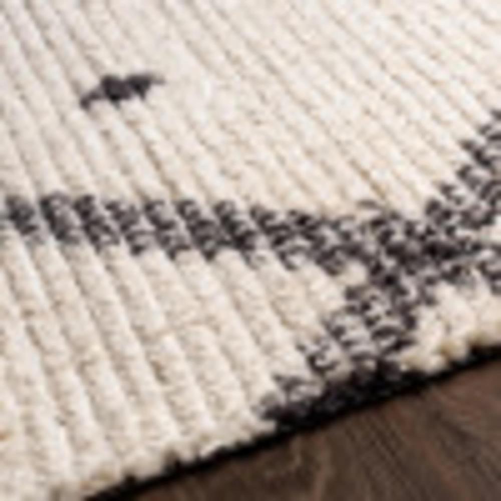 Artistic Weavers Artistic Weavers Yannick Chevron Fringe Area Rug 5’3″ X 7′ Cream(Artistic Weavers Yannick Chevron Fringe Area Rug 5’3″ X 7′ Cream)