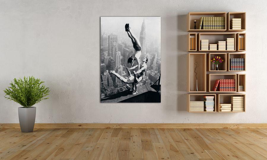 Artopweb Anonymous - Acrobati Empire State Building Decorative MDF Panel (100x140cm)