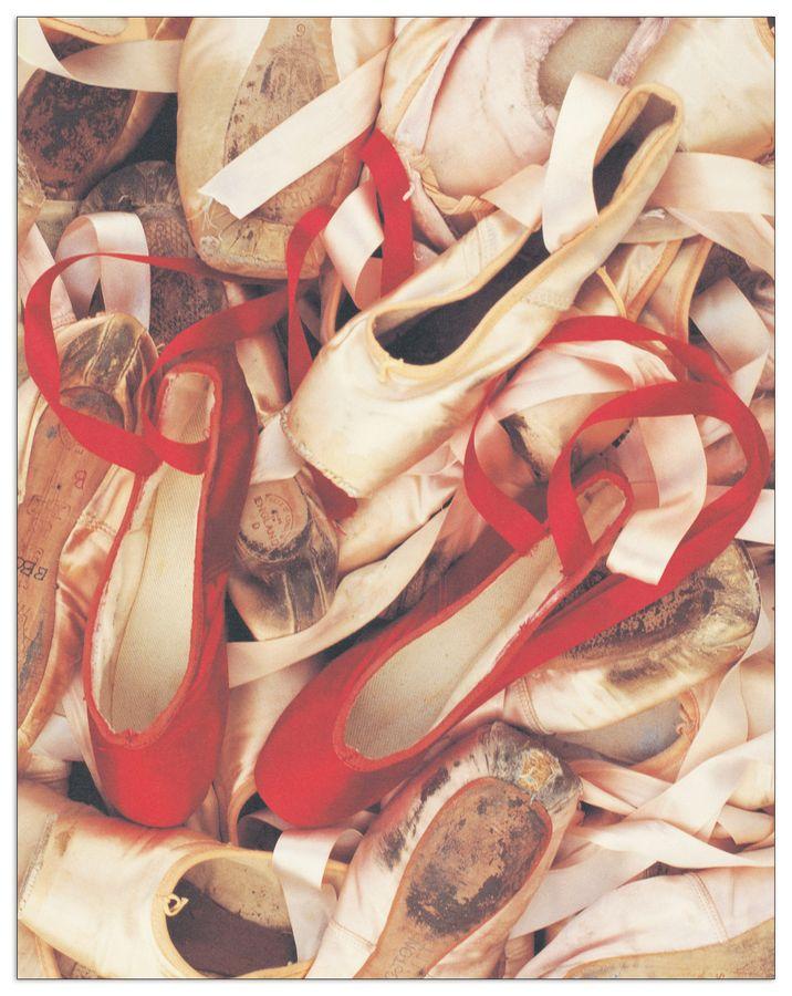artopweb Edwards - Satin Shoes Decorative MDF Panel (35x45cm)