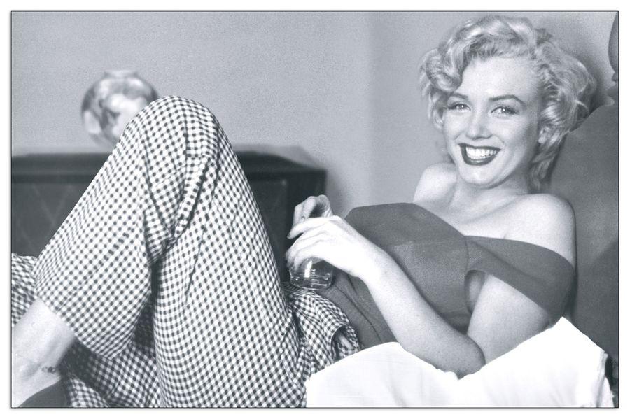 artopweb Null - Marilyn Monroe - Bed Decorative MDF Panel (80x60cm)