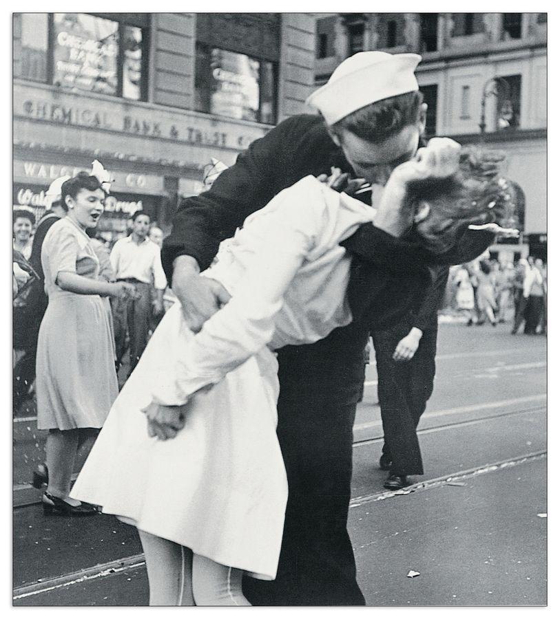 artopweb Photography Collection - Kissing The War Goodbye Decorative MDF Panel (50x55cm)