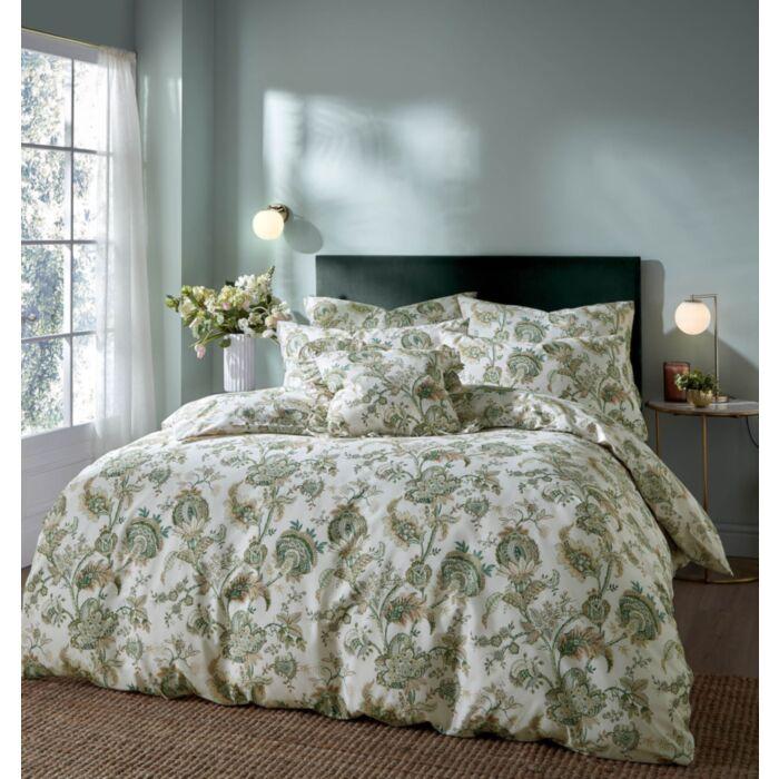 Ashley Wilde Amanda Holden Tresco Isles Coral Bedding