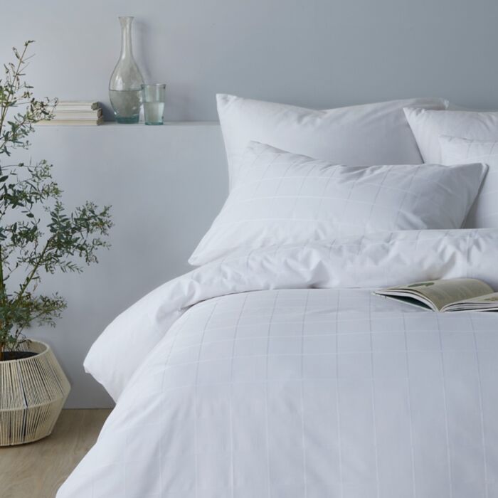 Ashley Wilde Luxe & Wilde Lorton White Bedding