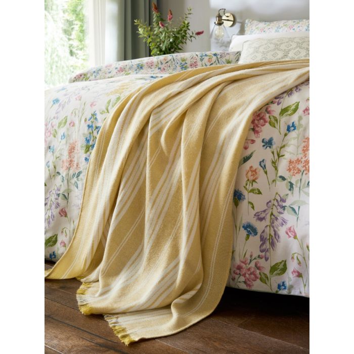 ashley wilde Laura Ashley Ardley Ochre 130x170cm Throw