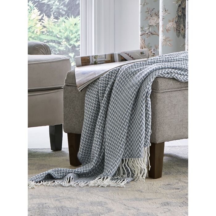 ashley wilde Laura Ashley Arya Dark Seaspray 140x180cm Throw