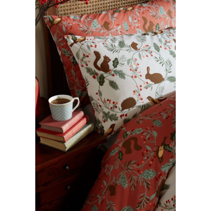 Ashley Wilde Laura Ashley Autumnal Woodland Crimsonred Bedding