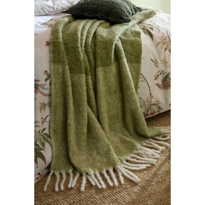 ashley wilde Laura Ashley Bronwen Olive Green 130x170cm Throw