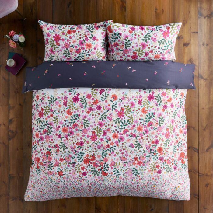 Ashley Wilde Sara Miller Ditsy Floral White/deep Mulberry Bedding