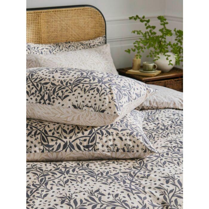 Ashley Wilde William Morris At Home Michaelmas Daisy Linen Bedding