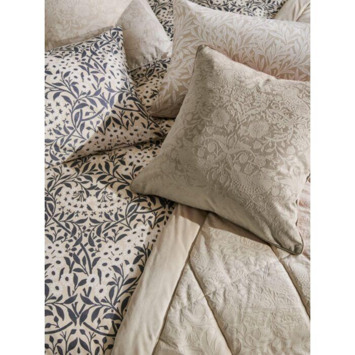 Ashley Wilde William Morris At Home Michaelmas Daisy Linen Bedding