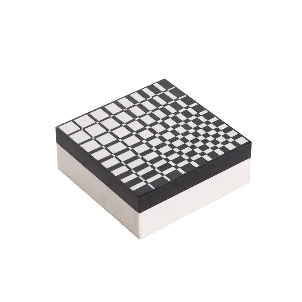 ashwood leather BOX BLACK AND WHITE CUBE SS