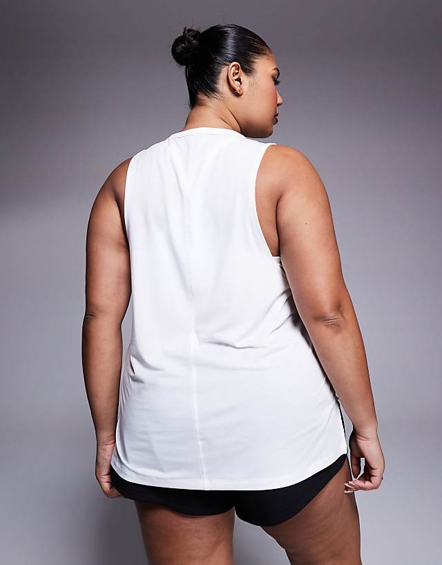 Asos 4505 Curve Icon Quick Dry Performance Drop Armhole Vest In White