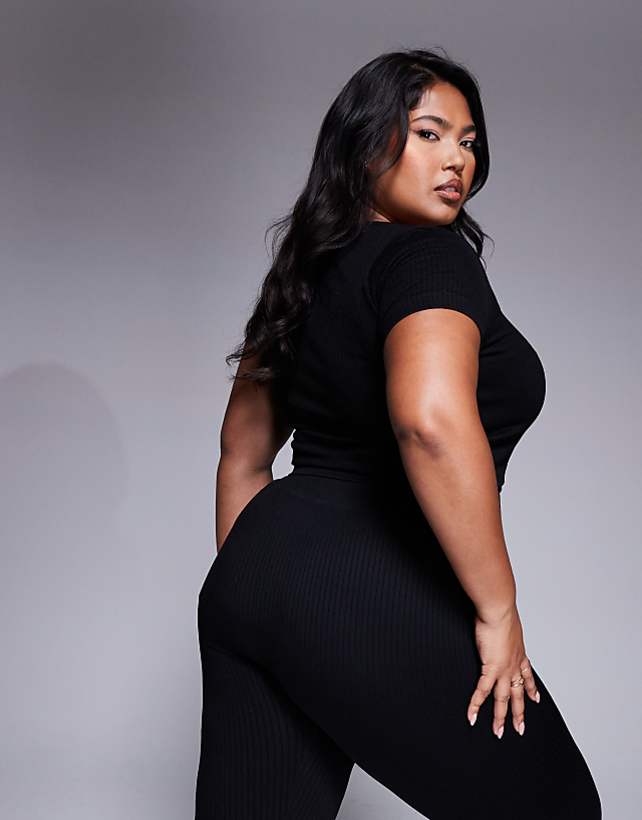Asos 4505 Curve Icon Seamless Rib Performance T-shirt In Black